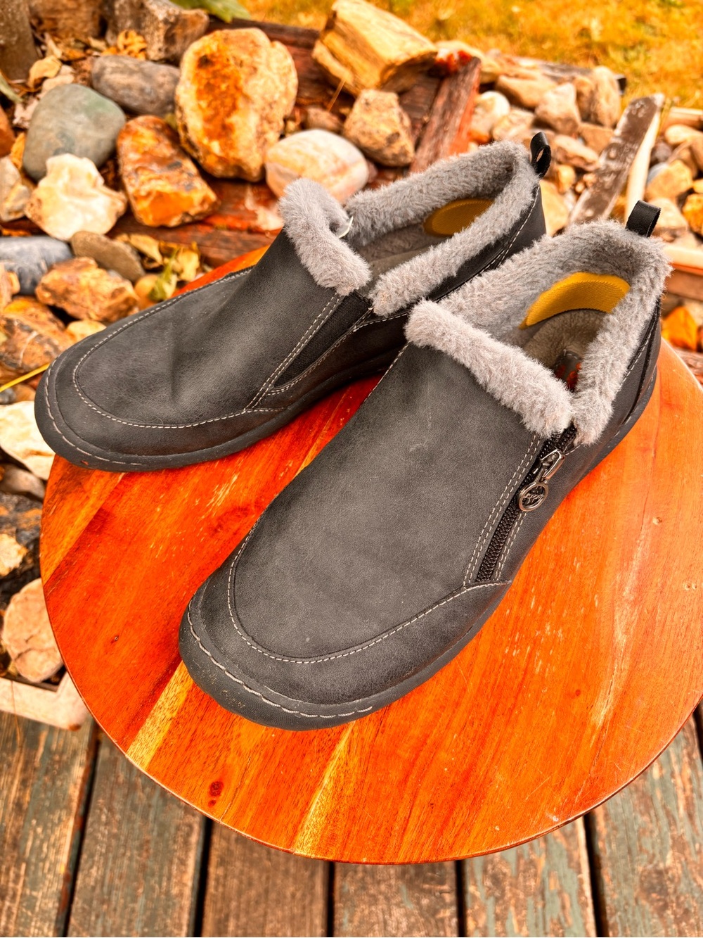 JSport by Jambu Size 10 Women's Gray Faux-Fur Trim Slip-On Clogs